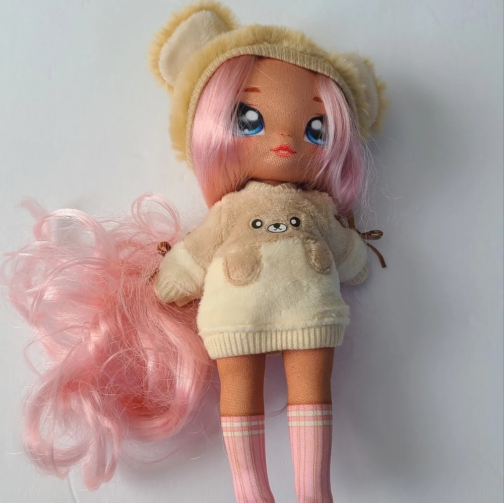 Na Na Na Surprise Sarah Snuggles doll series 1 size 9 in. - Picture 2 of 8